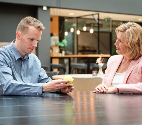 leiderschapscoaching van een manager binnen de zorg door leiderschapstrainer Ine van den Heijkant